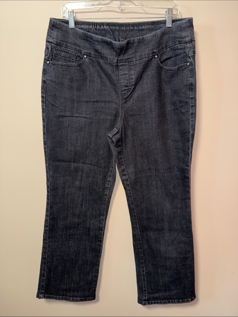 Women's Straight Leg Stretch Jeans in Black